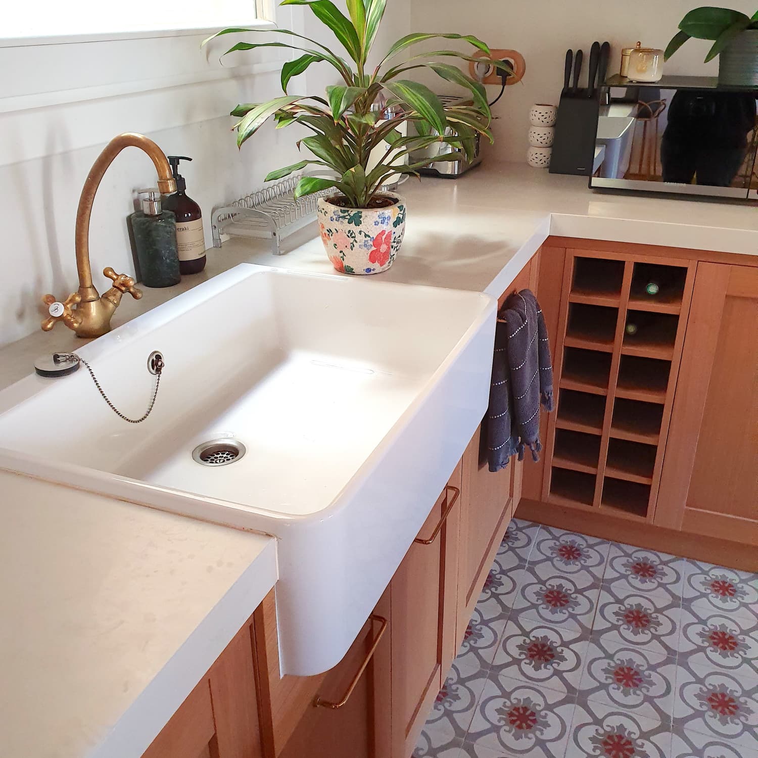 Kitchen sponge stinks deals
